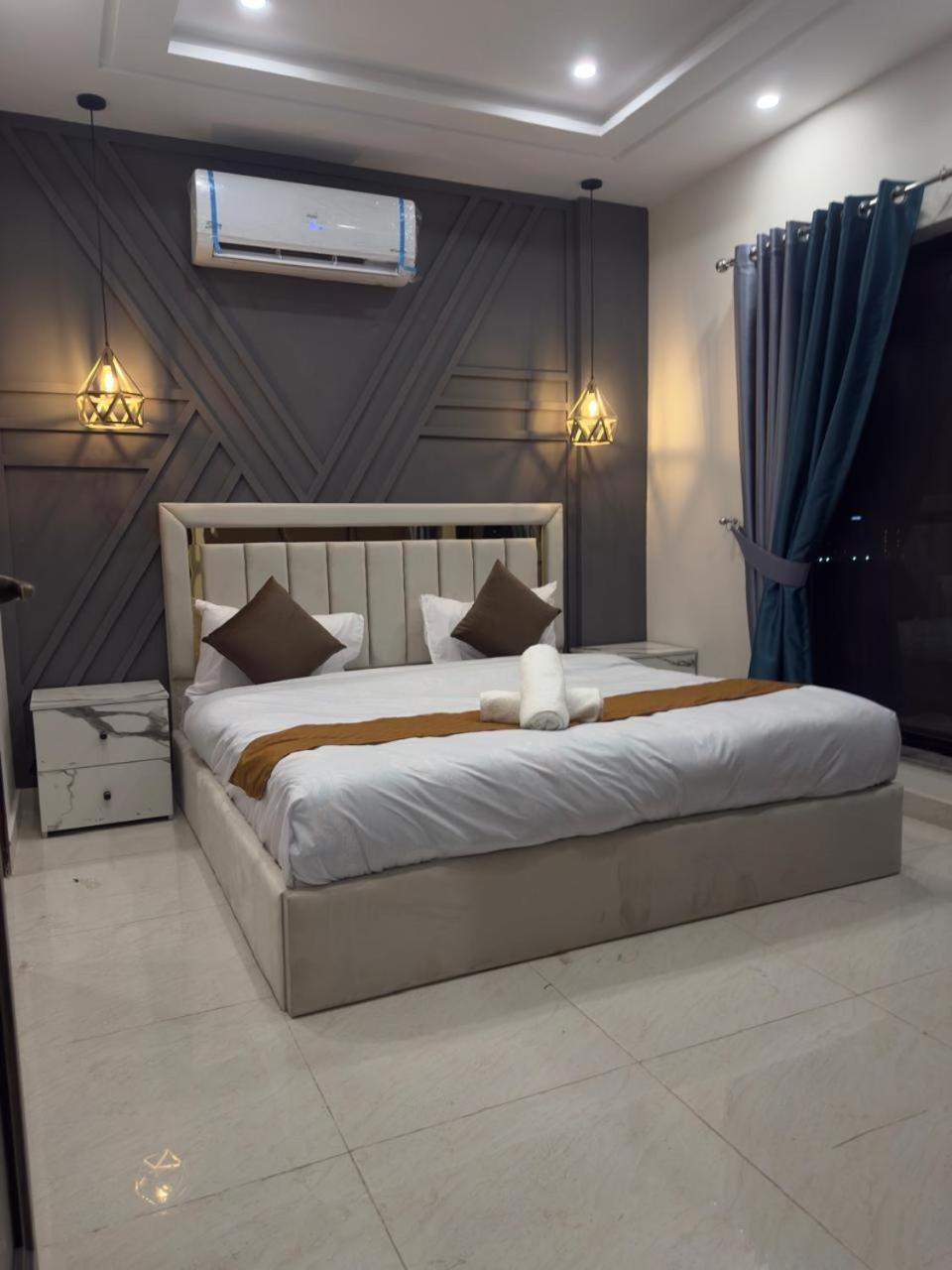Pavillian Luxury Suites Lahore Exterior photo
